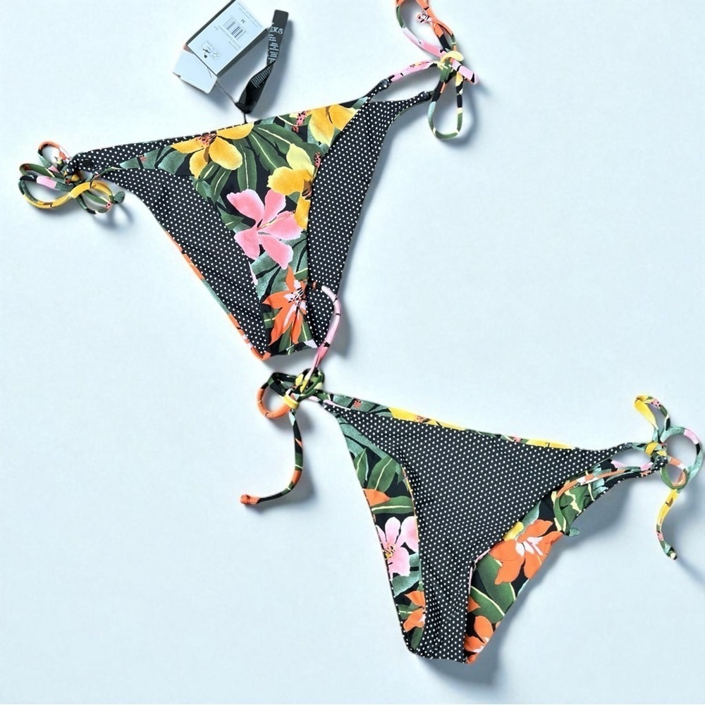 π»NEW w/tags Volcom Dot The Island Reversible Skimpy Bikini Bottoms Size Medium